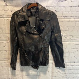 Women’s Leather Jacket. Kenneth Cole Reaction. Size Small. Black. Relaxed fit.